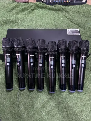 Shure Am-801 8-in-1 Wireless Microphone