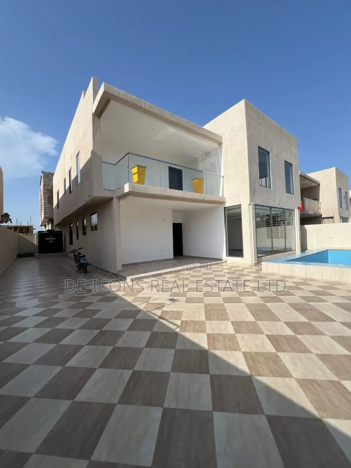 4bdrm Duplex in De-Icons Real Estate, East Legon for sale