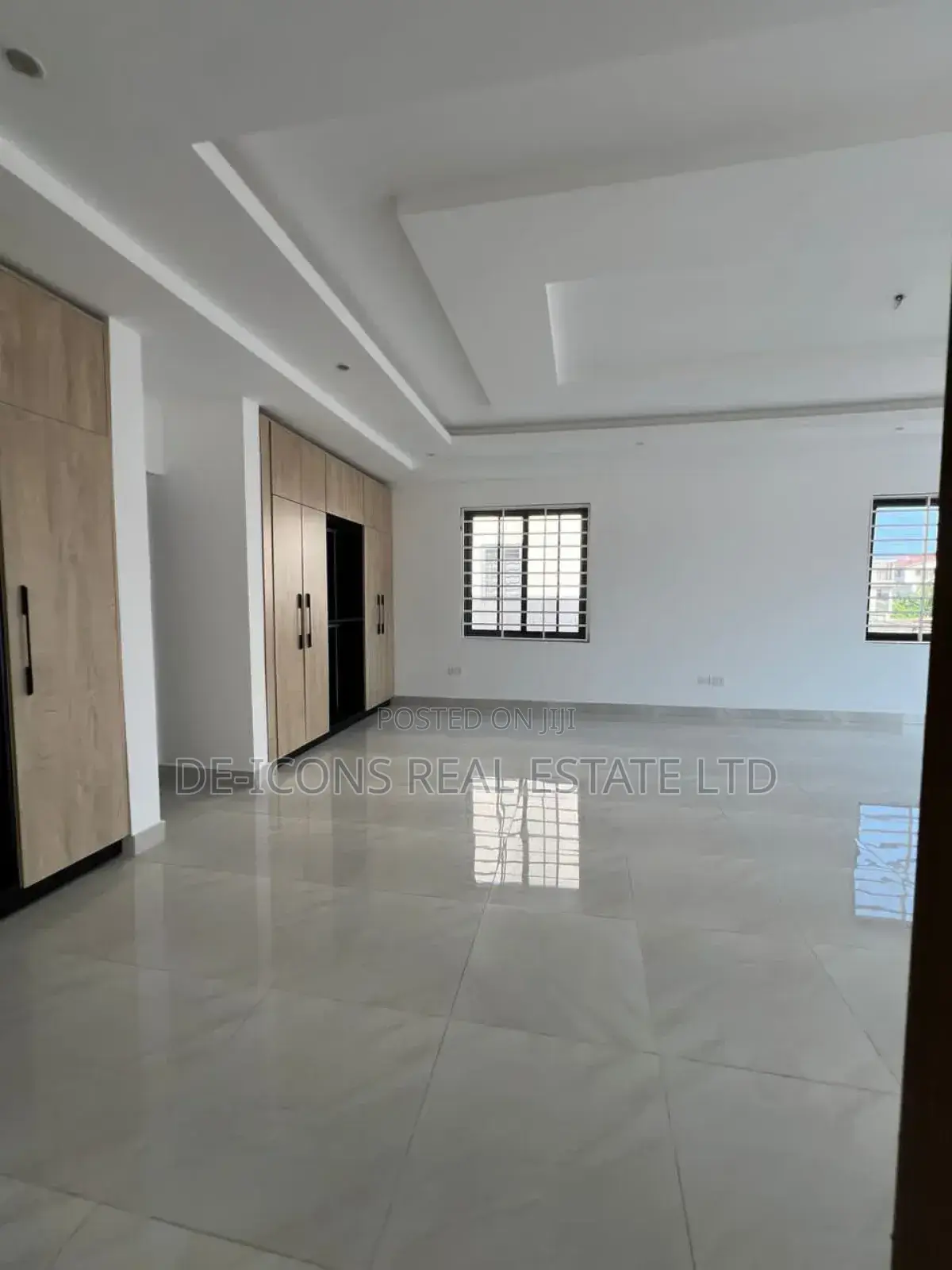 4bdrm Duplex in De-Icons Real Estate, East Legon for sale