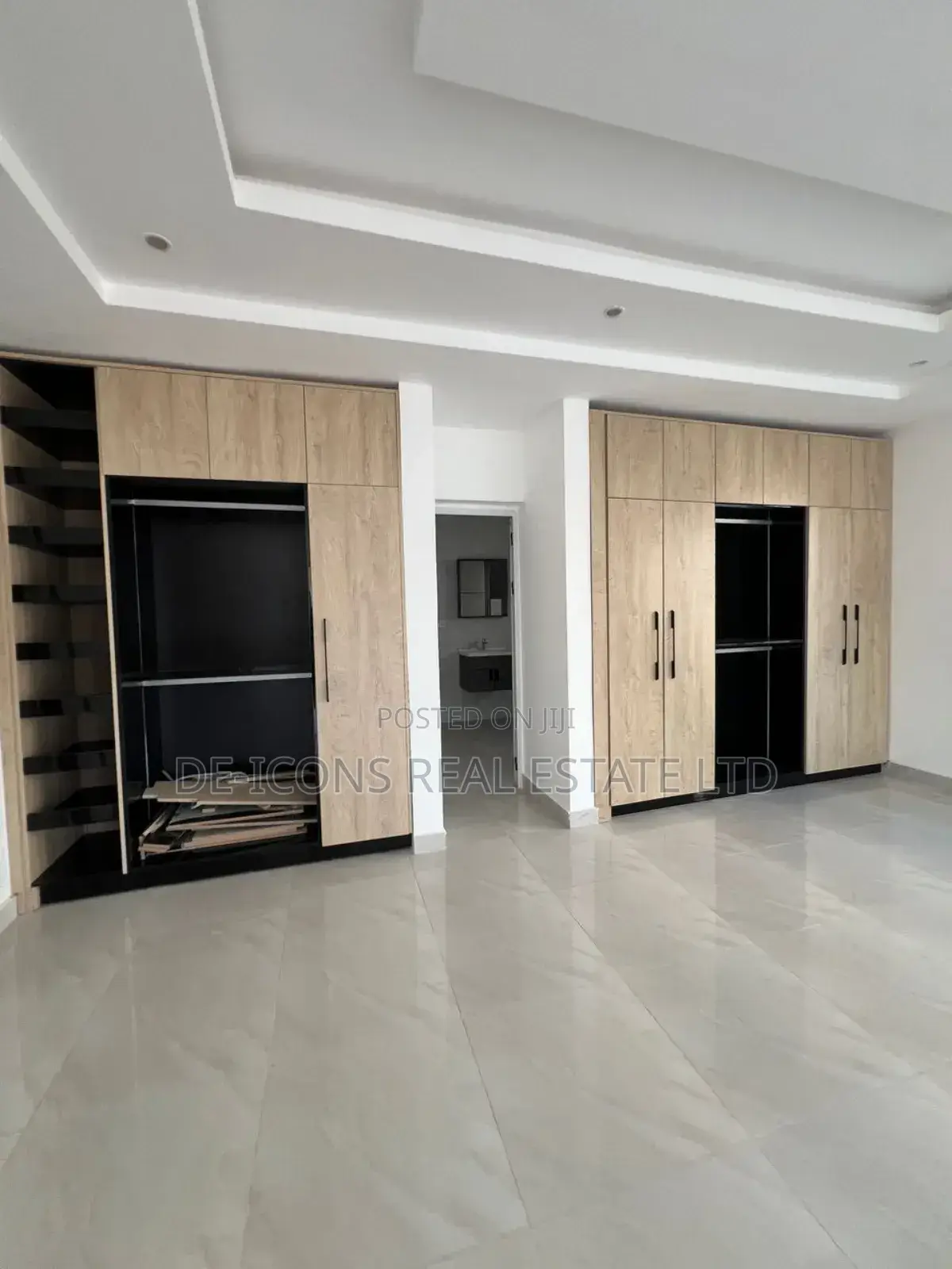4bdrm Duplex in De-Icons Real Estate, East Legon for sale