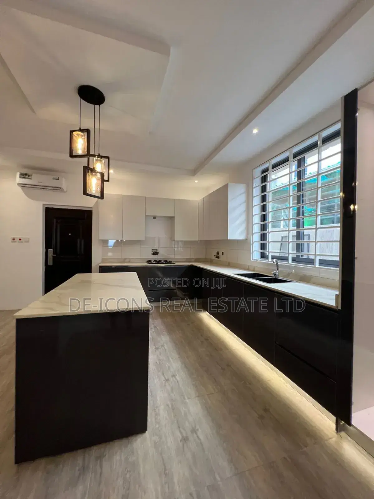 4bdrm Duplex in De-Icons Real Estate, East Legon for sale