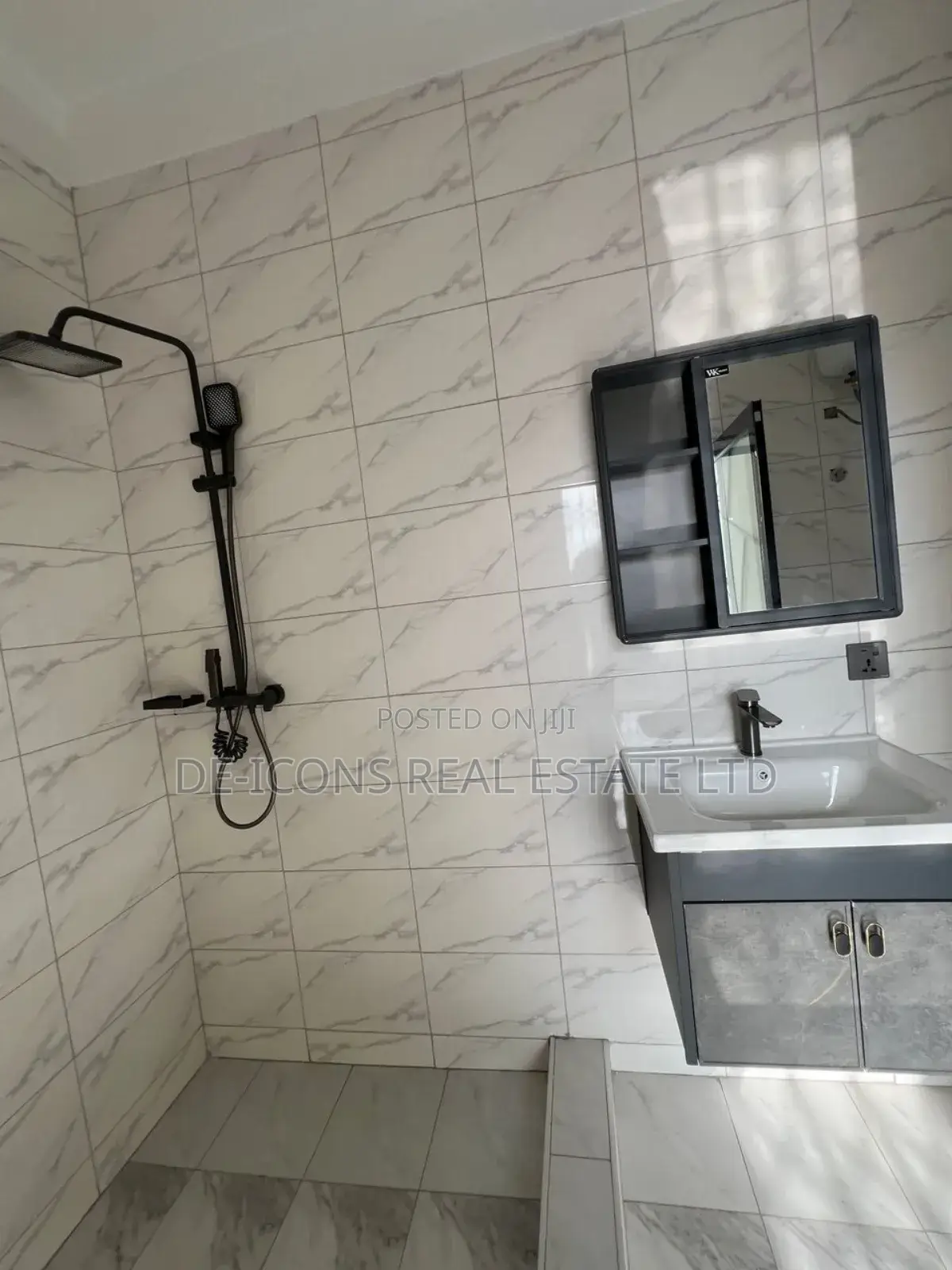 3bdrm House in De-Icons Real Estate, Oyarifa for sale
