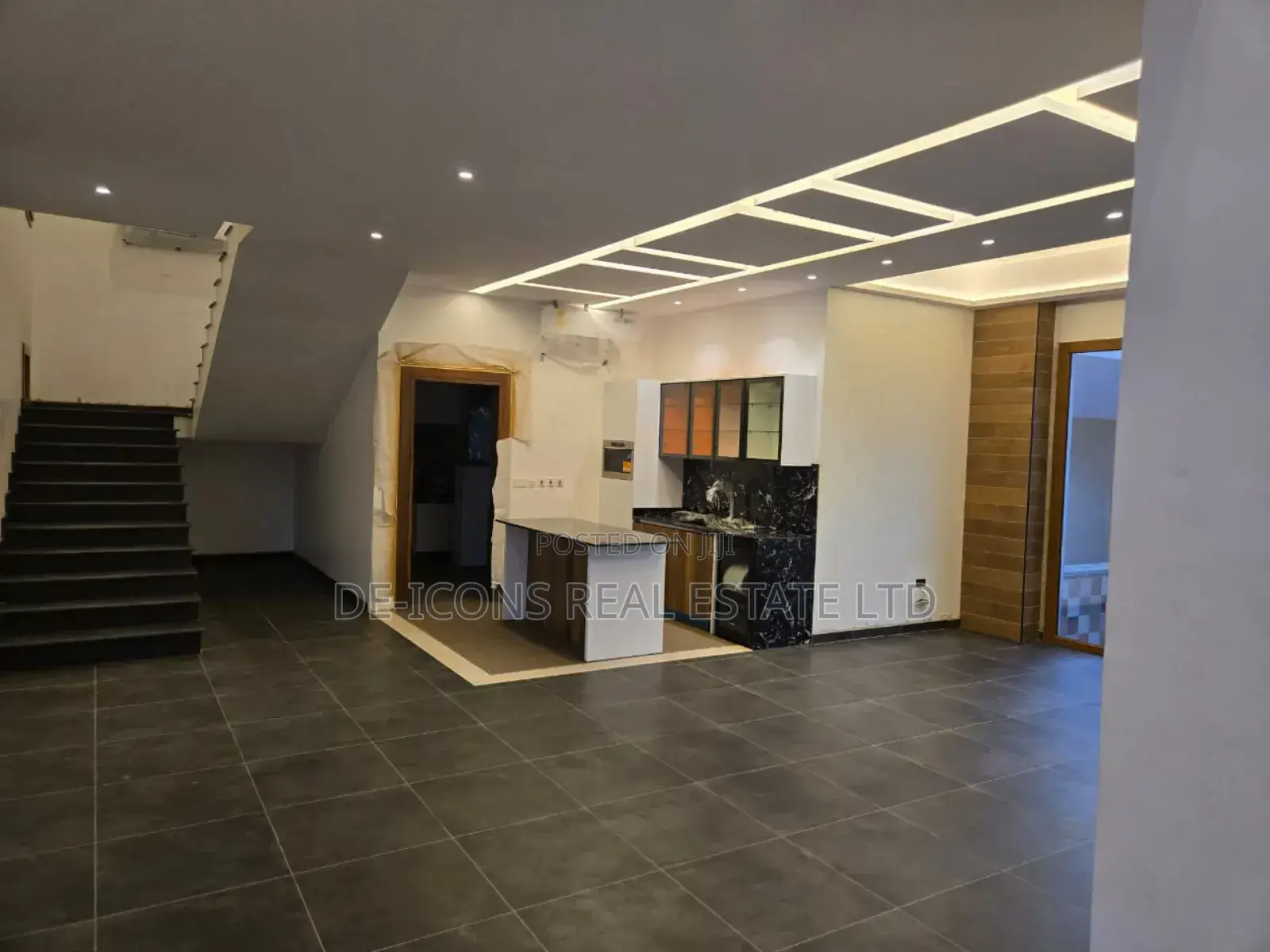 4bdrm Duplex in De-Icons Real Estate, West Legon for sale