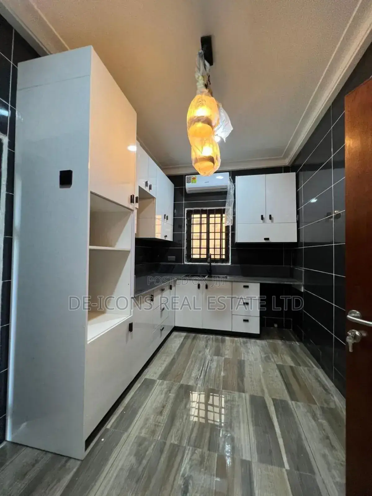 4bdrm Duplex in De-Icons Real Estate, West Legon for sale