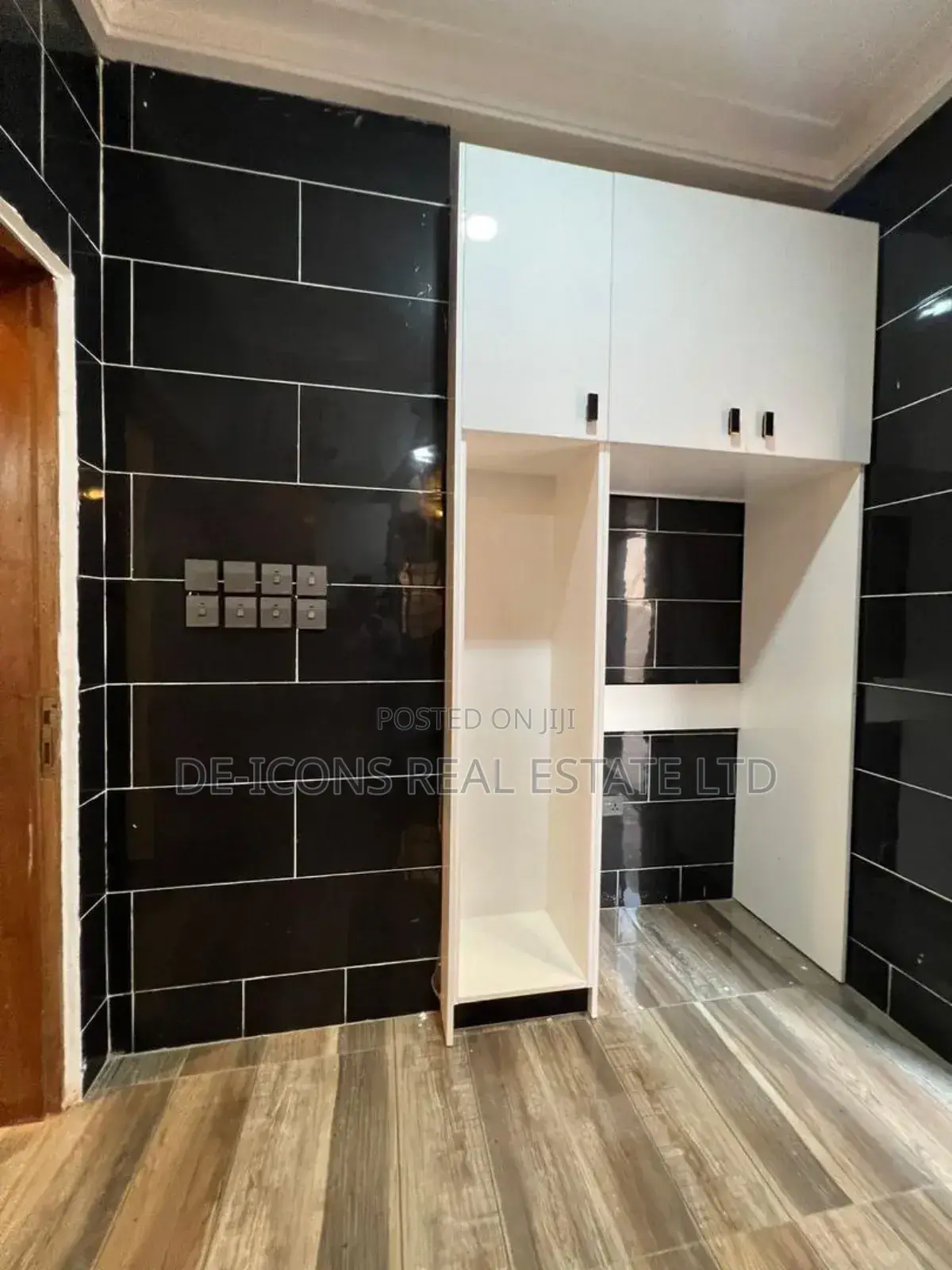 4bdrm Duplex in De-Icons Real Estate, West Legon for sale