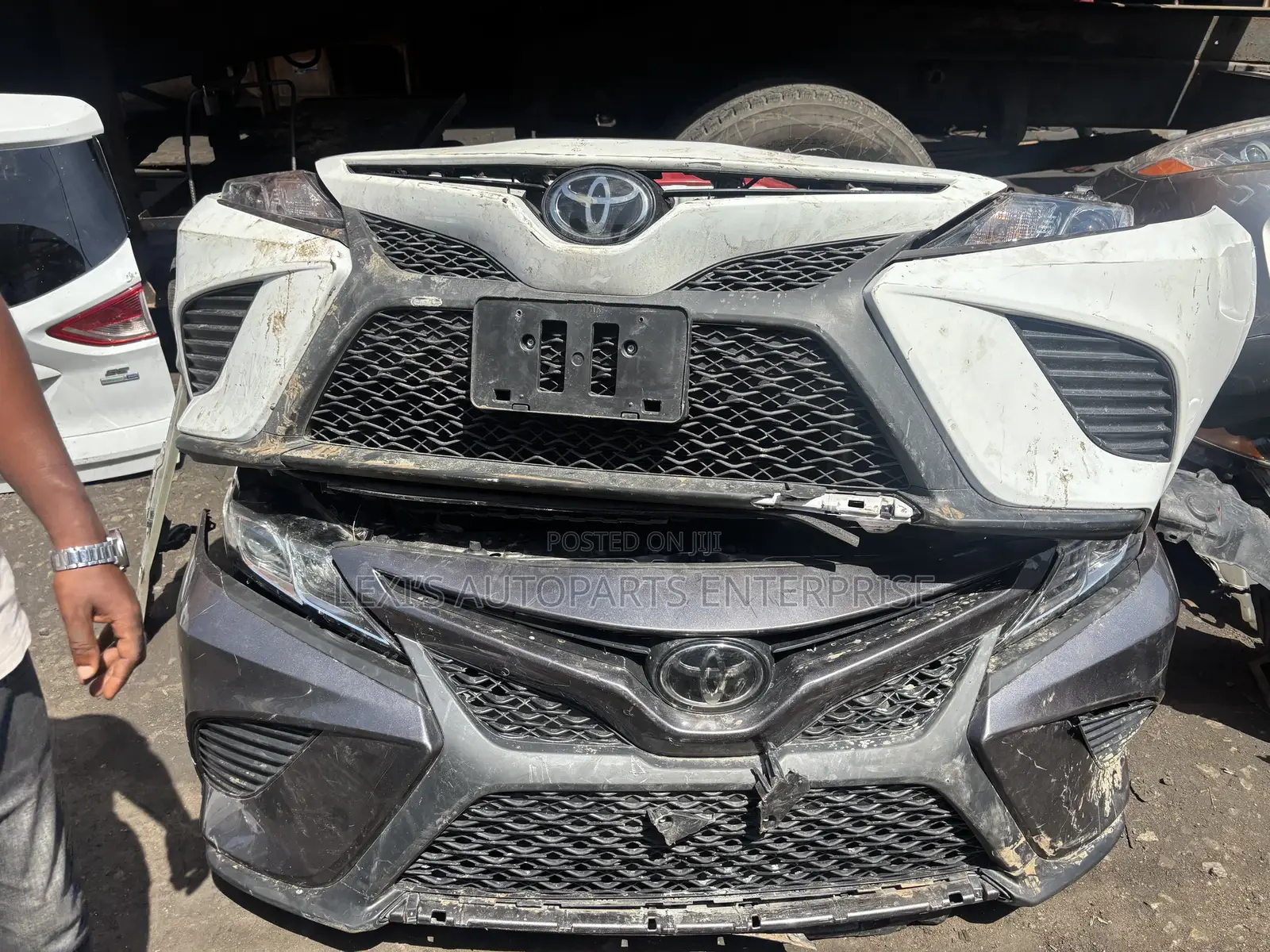 Toyota Camry 2018-2023 Frontcut