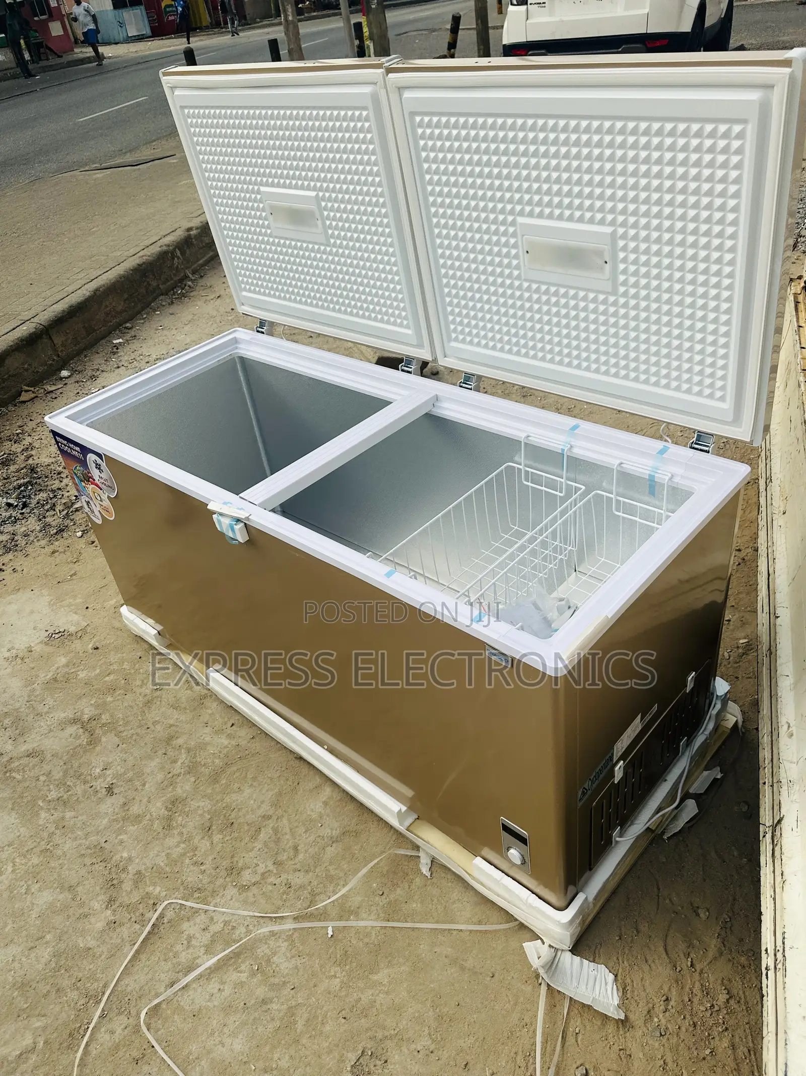 Master Chill Cool Chest Freezer Double Door Gold Nasco 600l