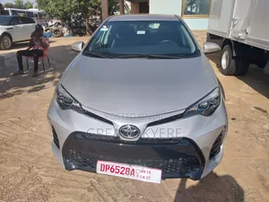 Toyota Corolla SE (1.8L 4cyl 2A) 2018 Silver