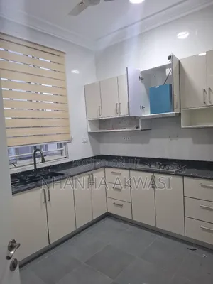 Furnished 4bdrm House in Community 10, Tema Metropolitan for sale