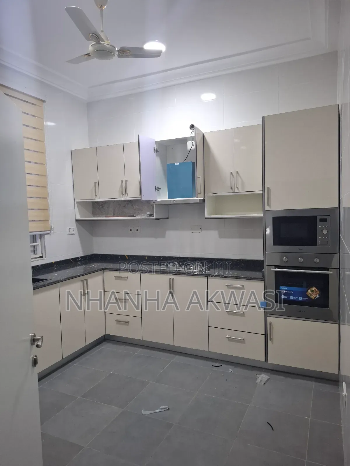 Furnished 4bdrm House in Community 10, Tema Metropolitan for sale