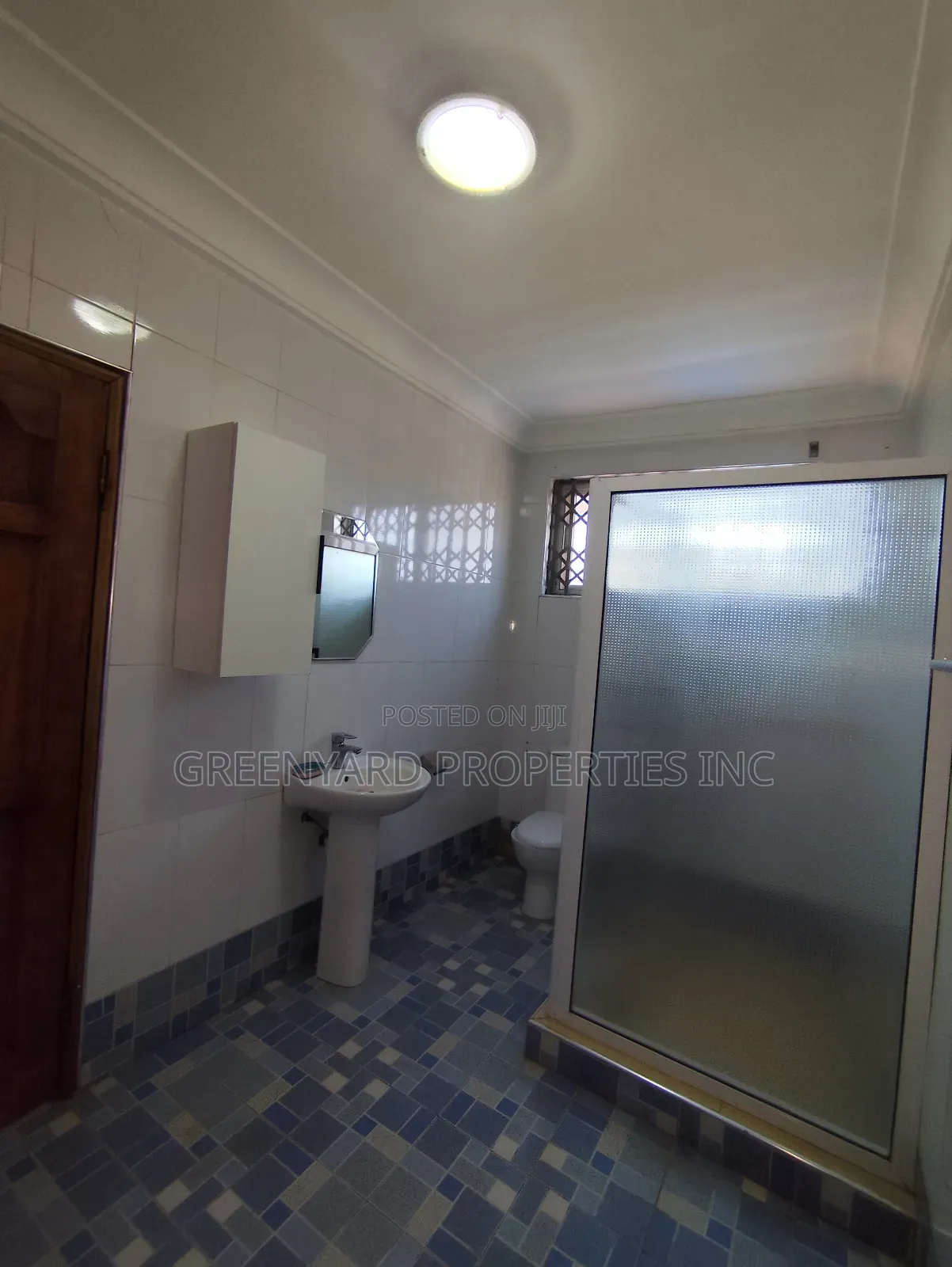 3bdrm Apartment in American House, East Legon for rent
