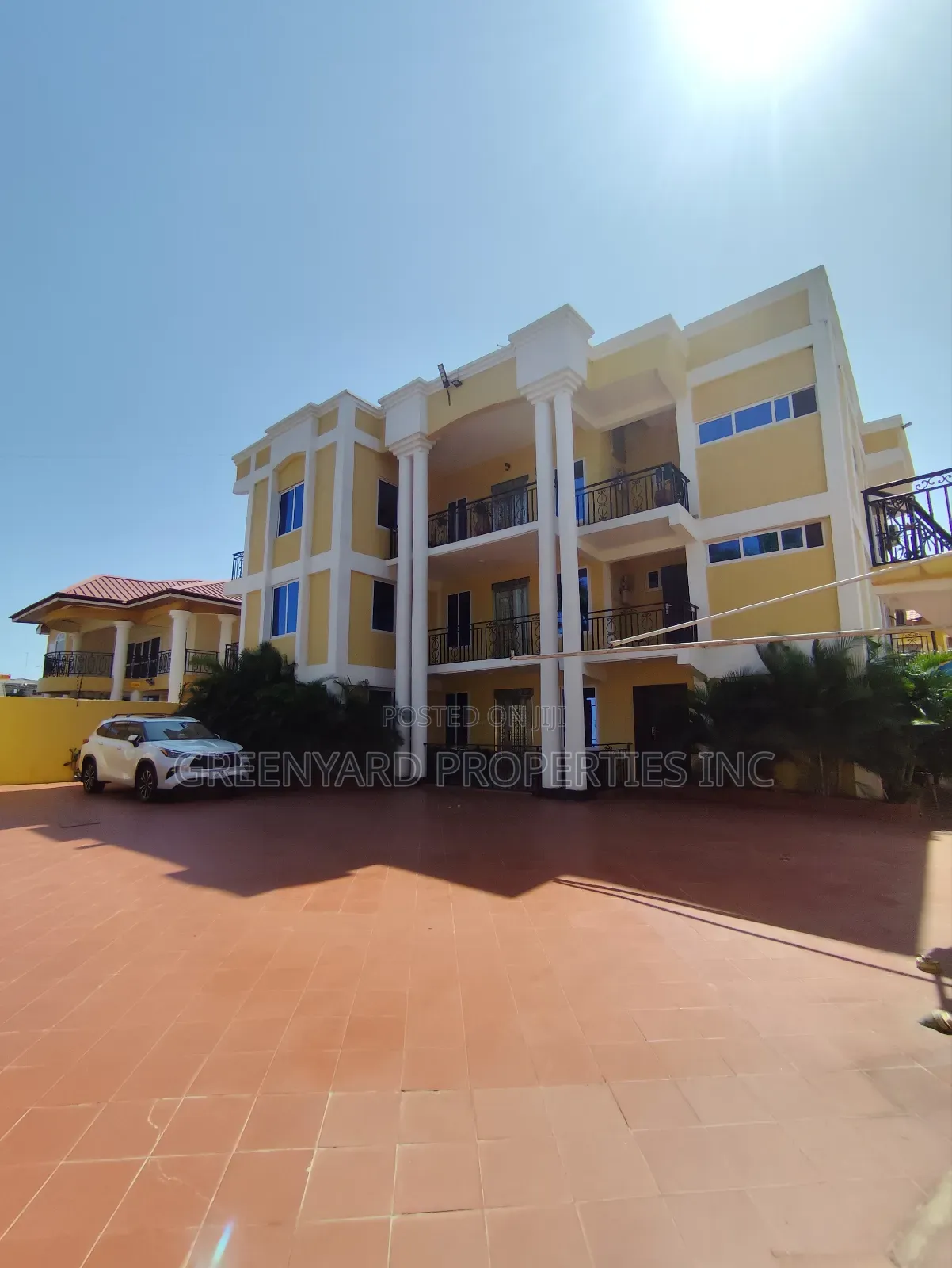 3bdrm Apartment in American House, East Legon for rent