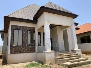 5bdrm Apartment in Anyienem., Kumasi Metropolitan for sale