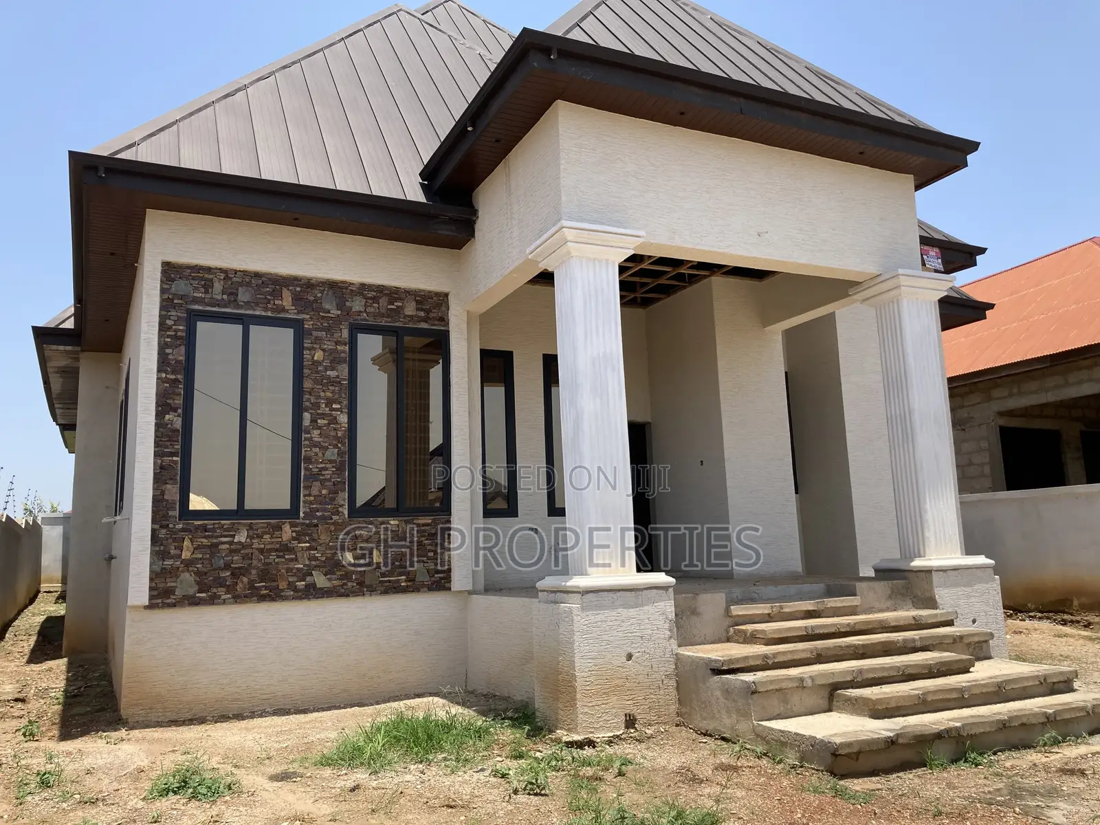 5bdrm Apartment in Anyienem., Kumasi Metropolitan for sale