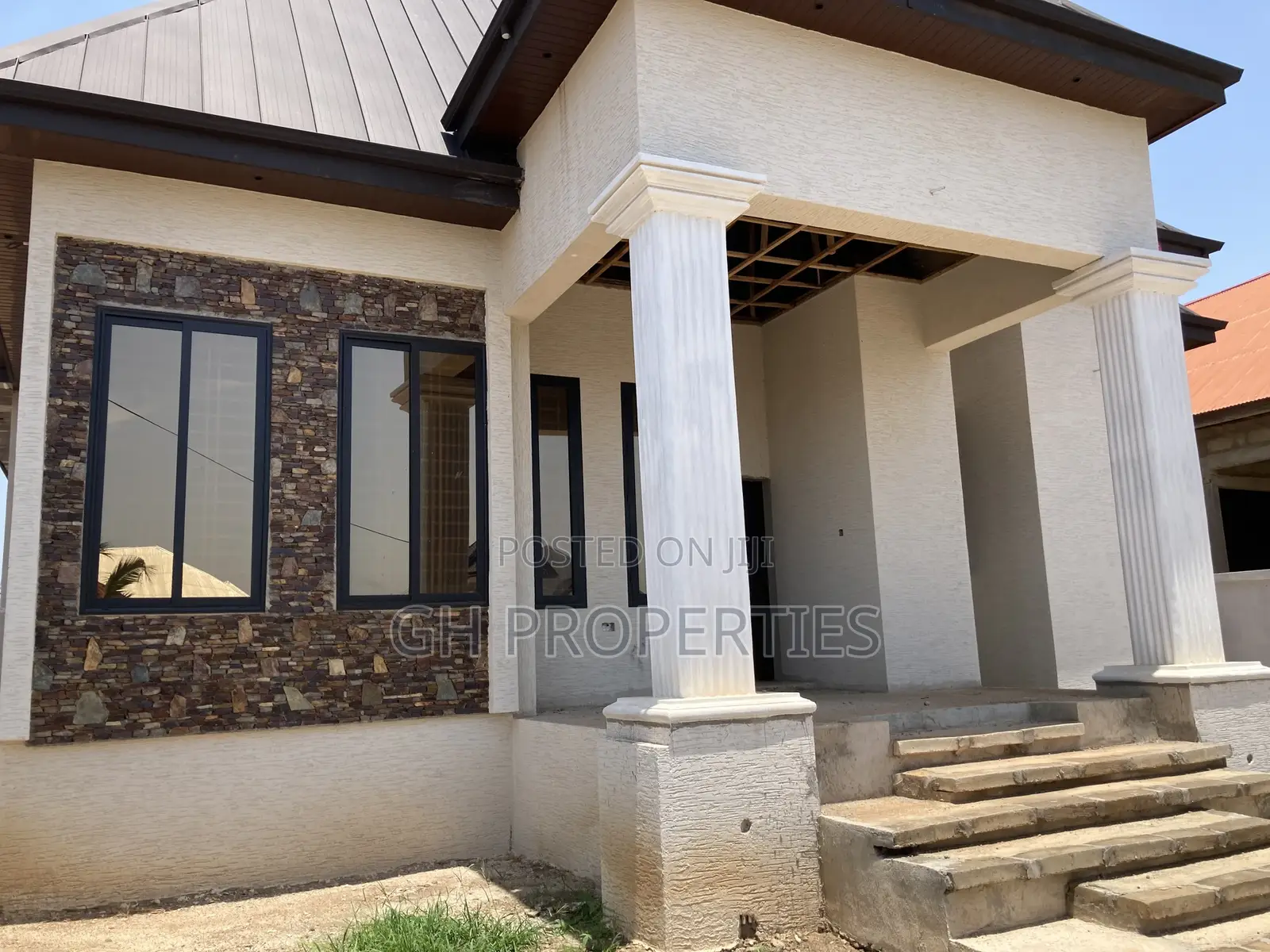 5bdrm Apartment in Anyienem., Kumasi Metropolitan for sale