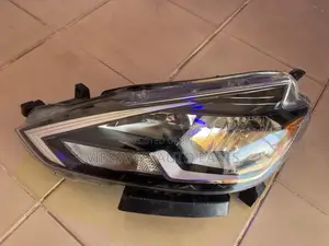Nissan Sentra 2016- 2019 Headlight Used
