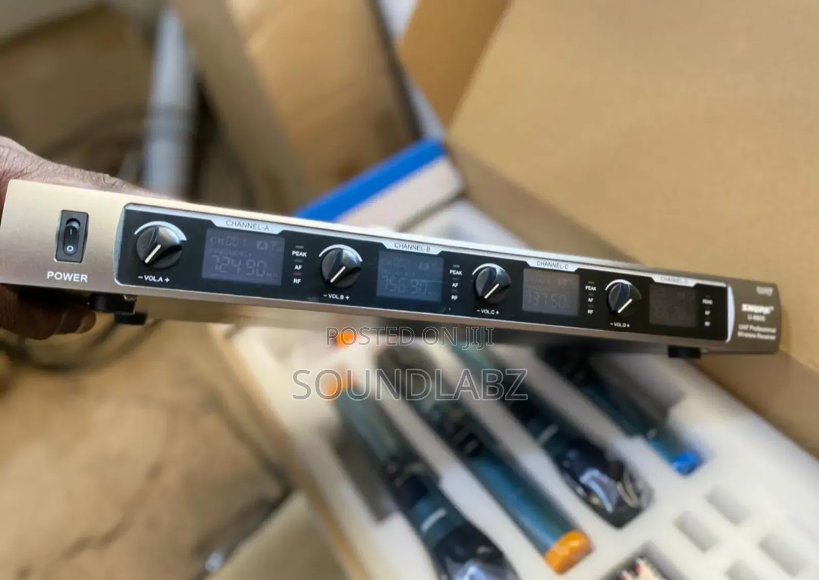 Shure 4in1 Wireless Professional Microphone