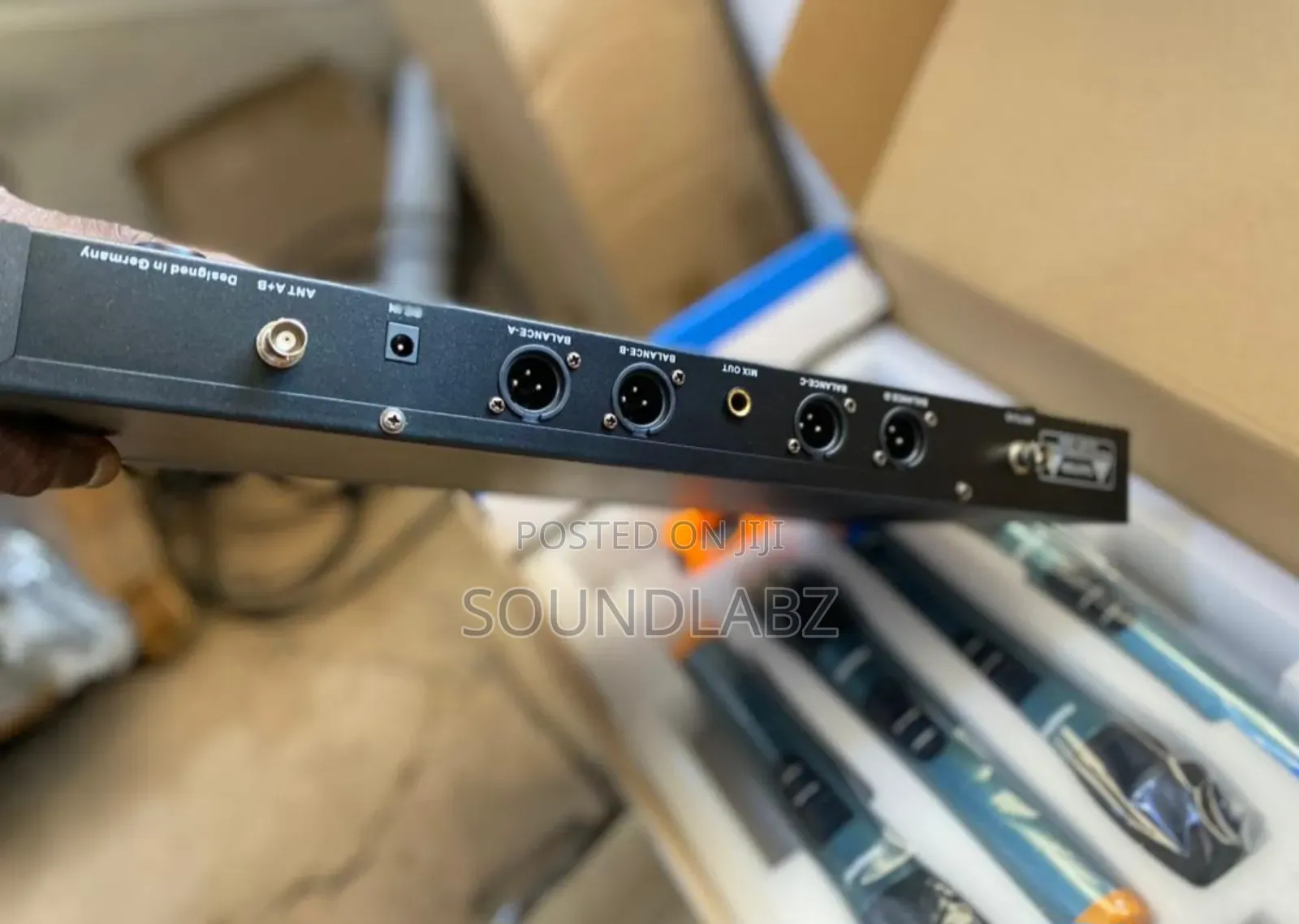 Shure 4in1 Wireless Professional Microphone