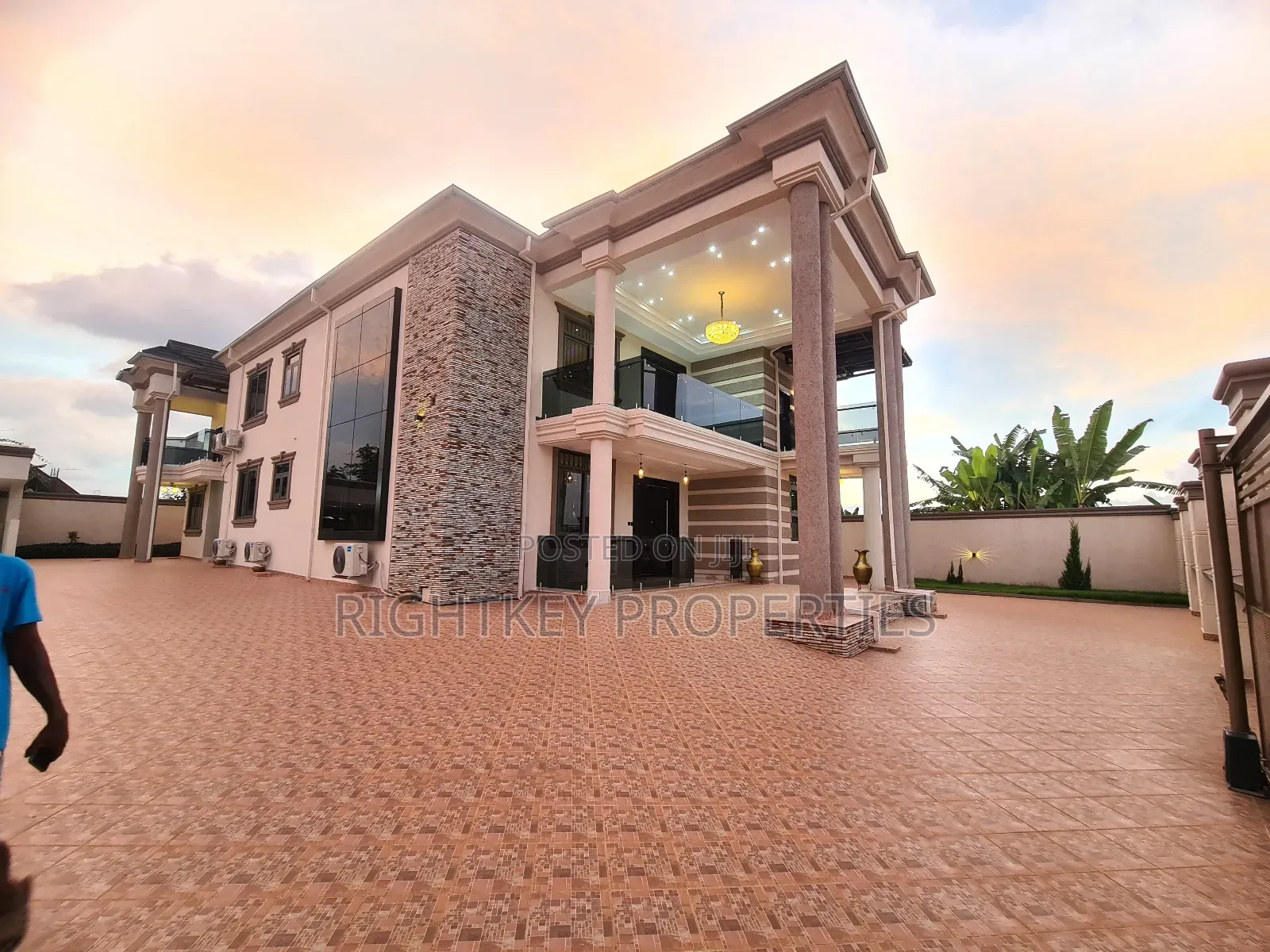 5bdrm Duplex in Agric Nzema Near, Kumasi Metropolitan for sale