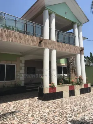 6bdrm House in De-Icons Real Estate, Awutu Senya East Municipal
