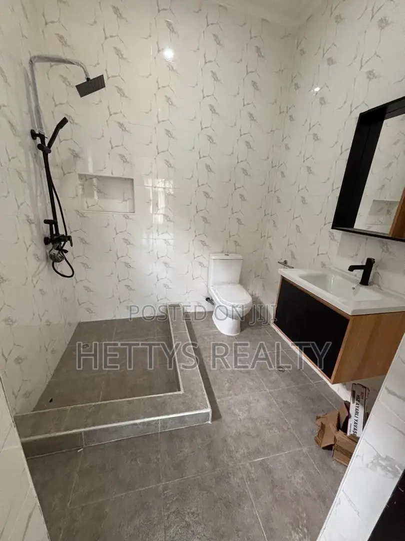 3bdrm House in East Legon for sale