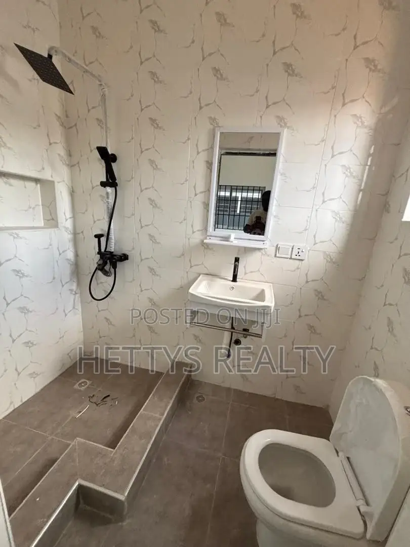 3bdrm House in East Legon for sale