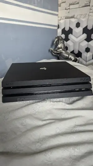 Playstation 4 Pro Jailbreak With 13 Games and Controller