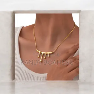 Liquid Shaped Pendant Necklace