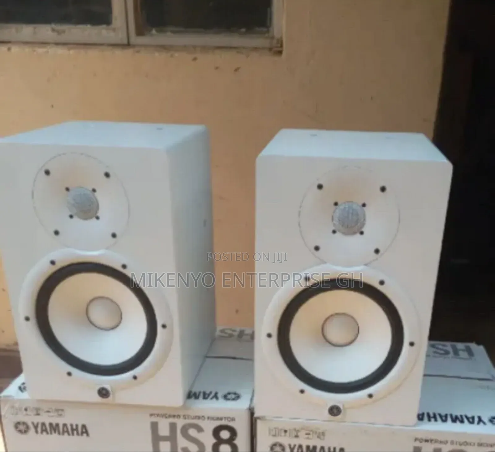 Yamaha HS8 Monitors Stands and Audio Cable Package