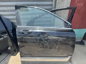 Honda Cr-v 2018 Front Right Door