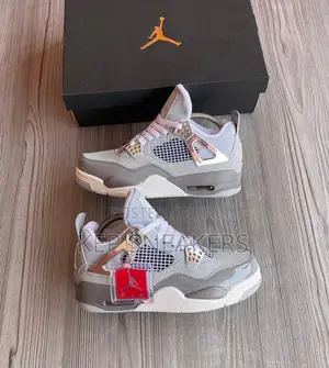 Air Jordan 4 Retro ‘Frozen Moments’