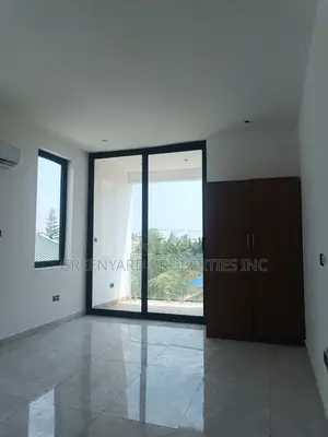 4bdrm House in School Junction, Ashaley Botwe for rent