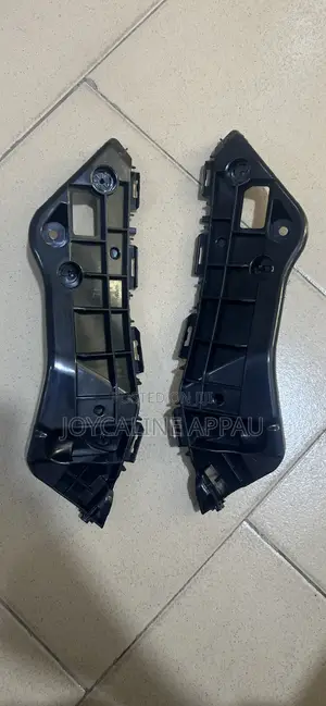 Toyota Rav4 2014 to 2018 Bumper Locker (Front)