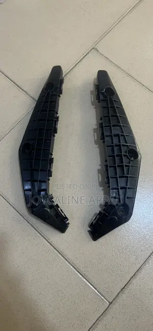 Toyota Highlander 2012 Bumper Locker (Front)