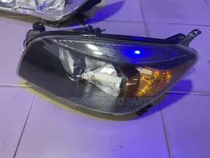 Toyota Rav4 2006-2008 Headlight Used