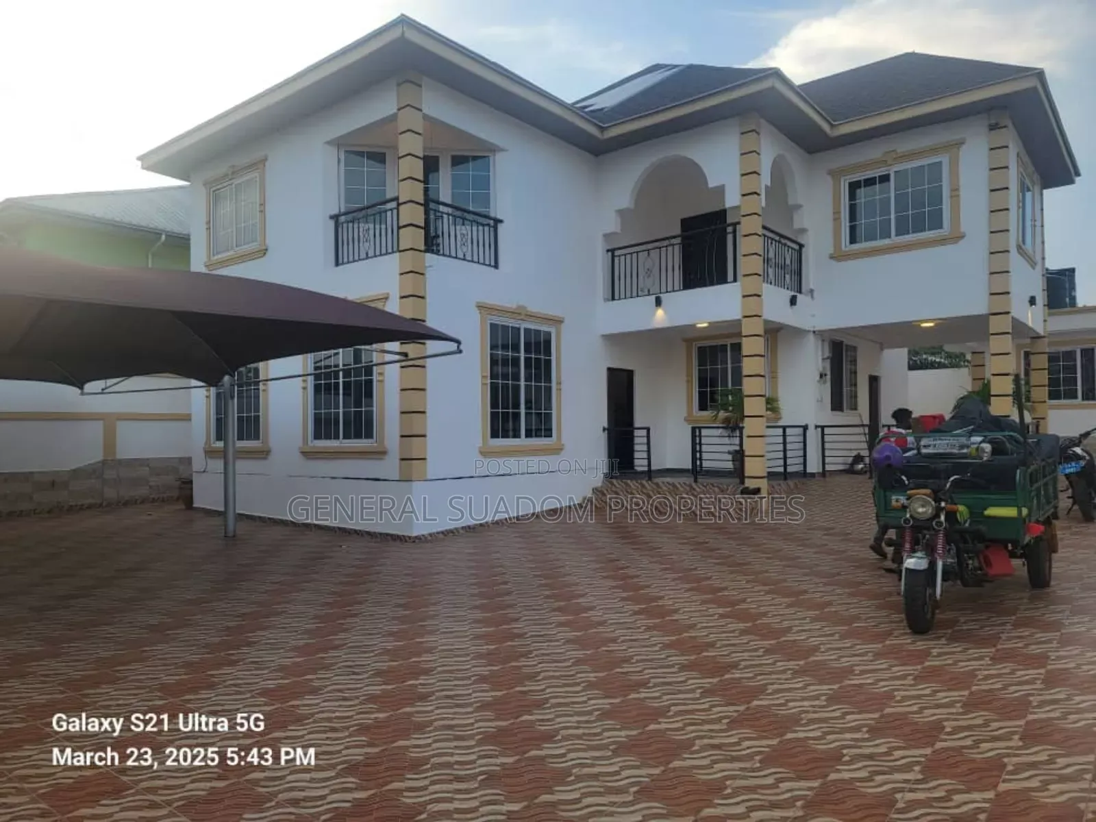 4bdrm Duplex in Suadom Properties, Baatsona Total for rent