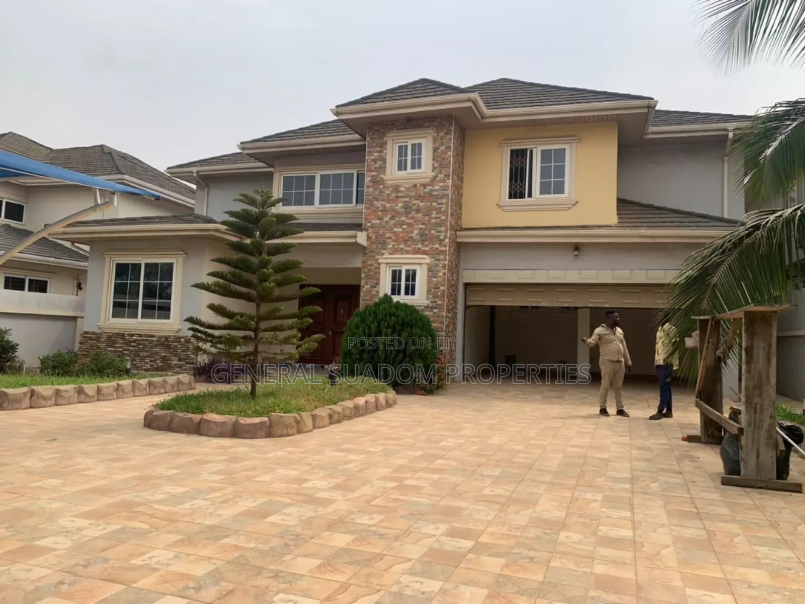 5bdrm Duplex in Suadom, Baatsona Total for rent