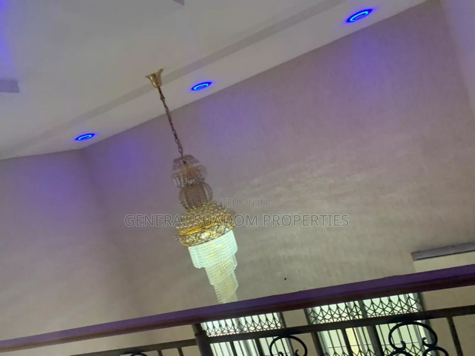5bdrm Duplex in Suadom, Baatsona Total for rent