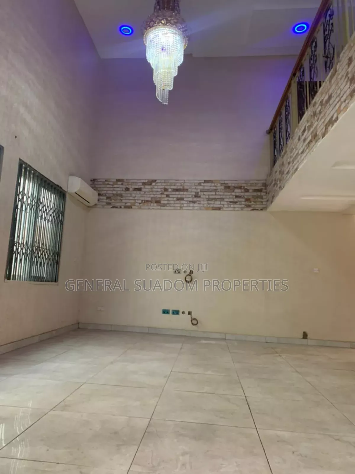 5bdrm Duplex in Suadom, Baatsona Total for rent