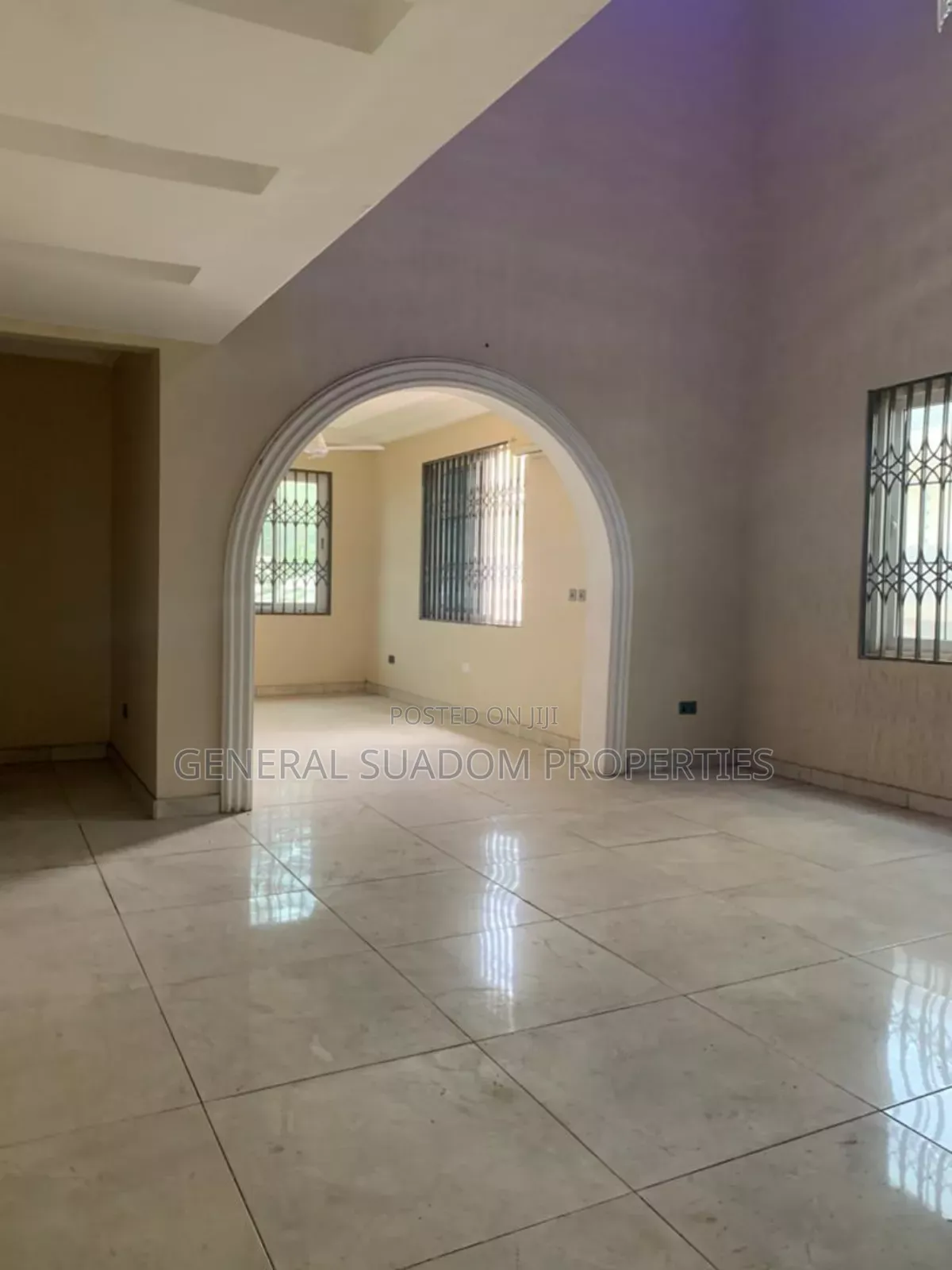 5bdrm Duplex in Suadom, Baatsona Total for rent