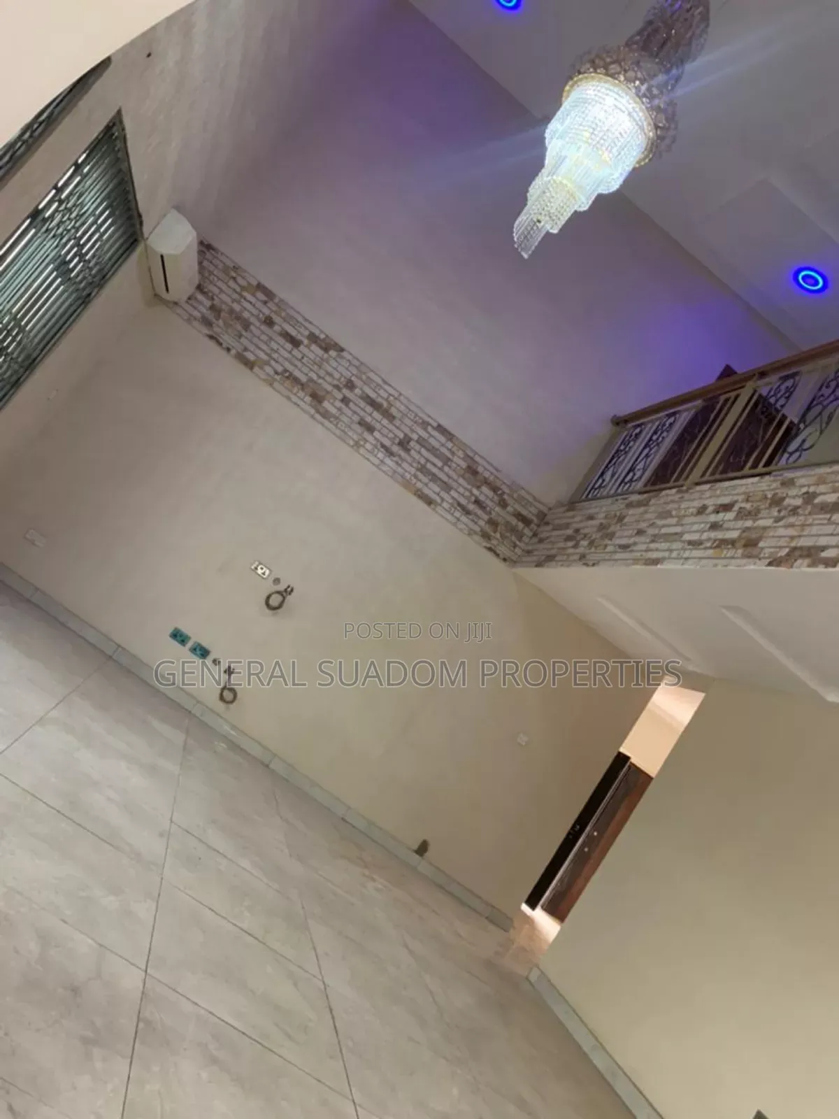 5bdrm Duplex in Suadom, Baatsona Total for rent