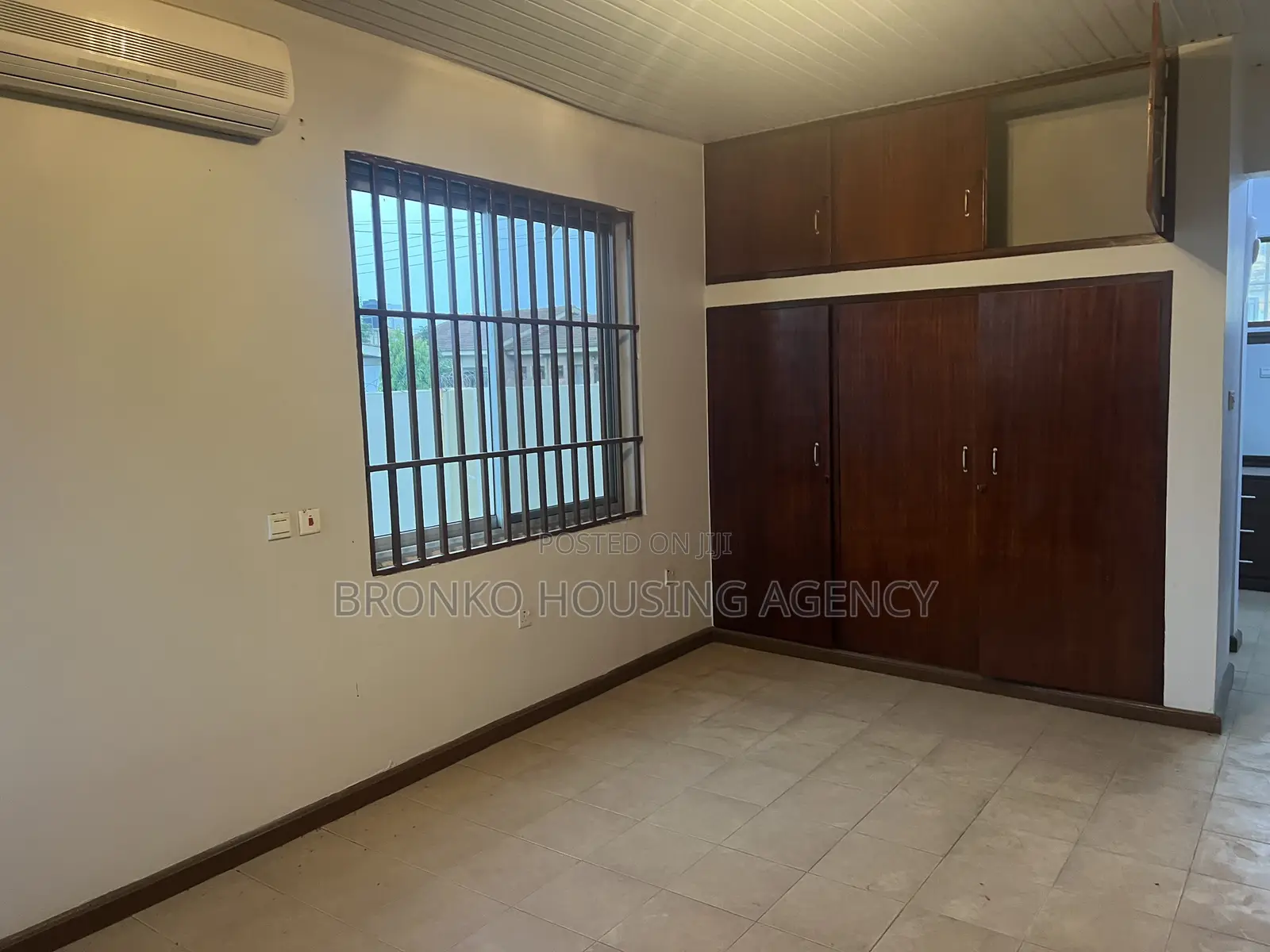 3bdrm House in Bronko, Baatsona Total for rent