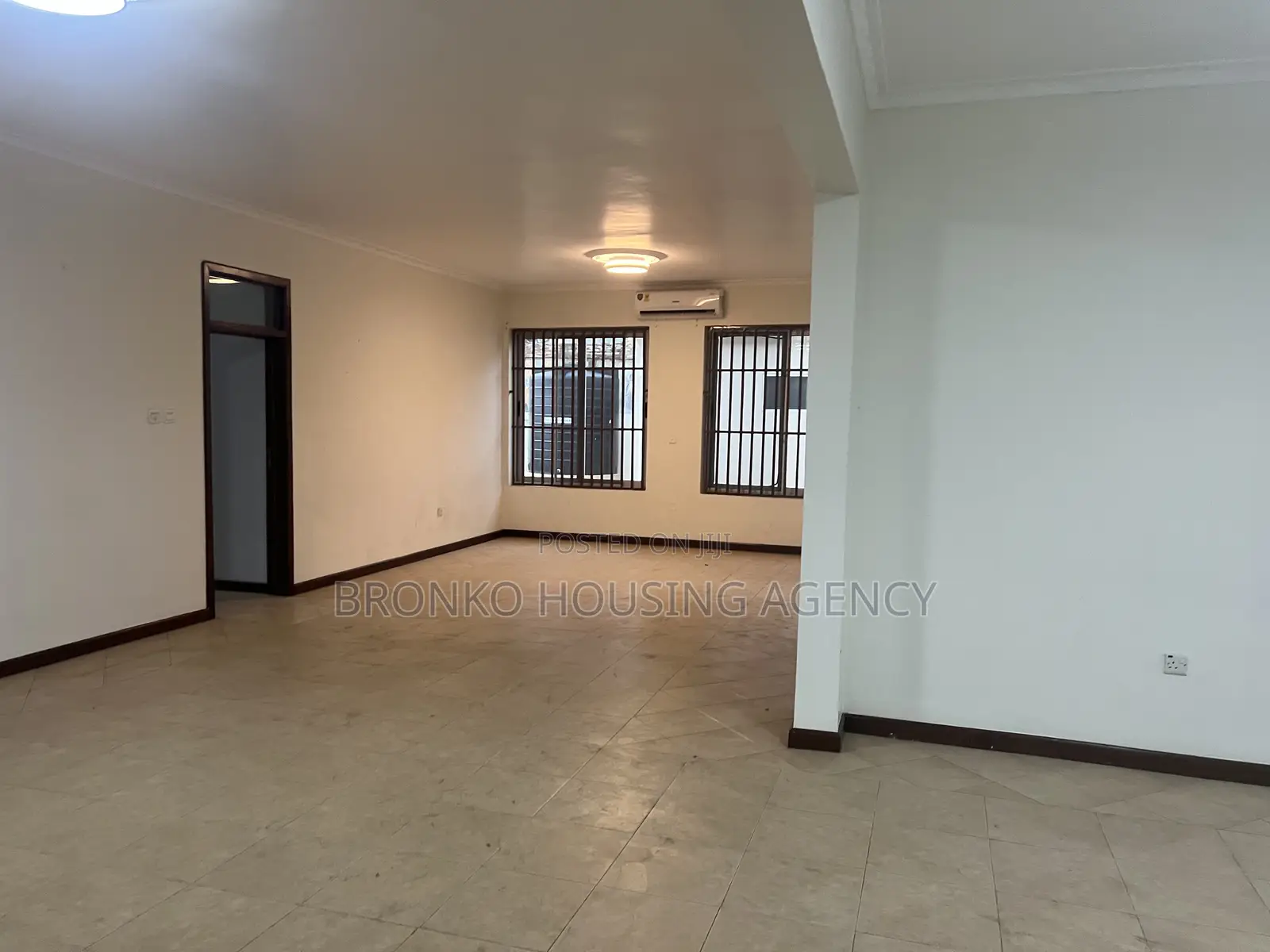 3bdrm House in Bronko, Baatsona Total for rent