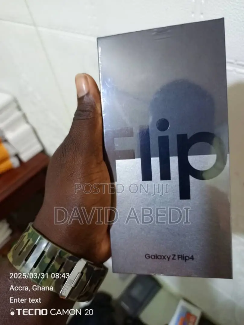 New Samsung Galaxy Z Flip4 256 GB Black