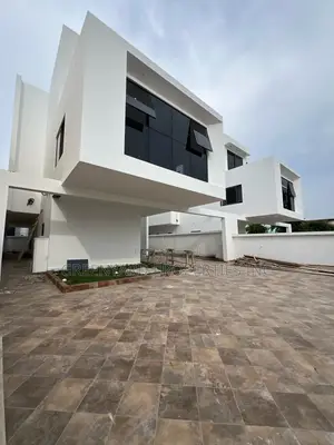 6bdrm Mansion in East Legon for sale