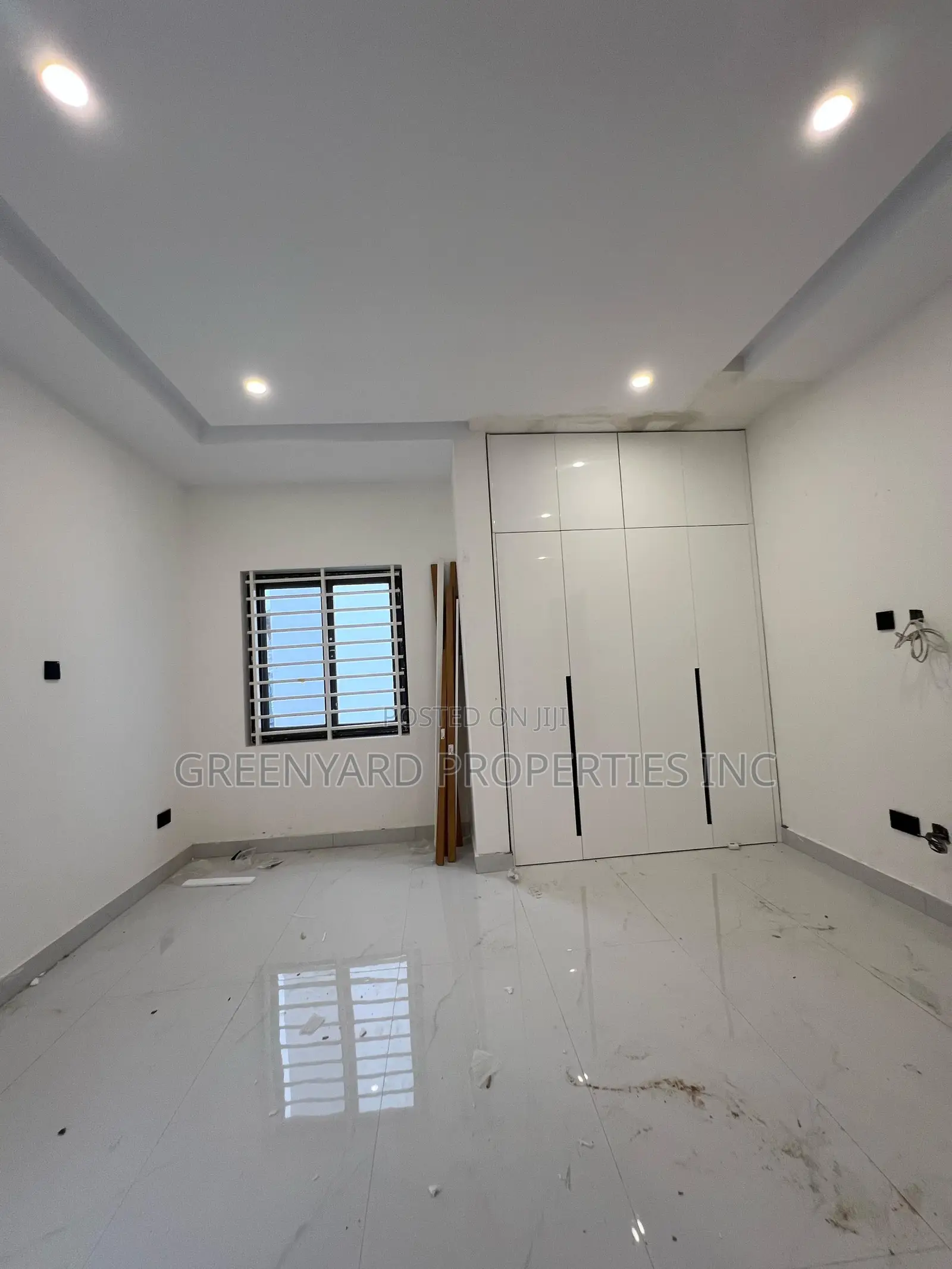 6bdrm Mansion in East Legon for sale