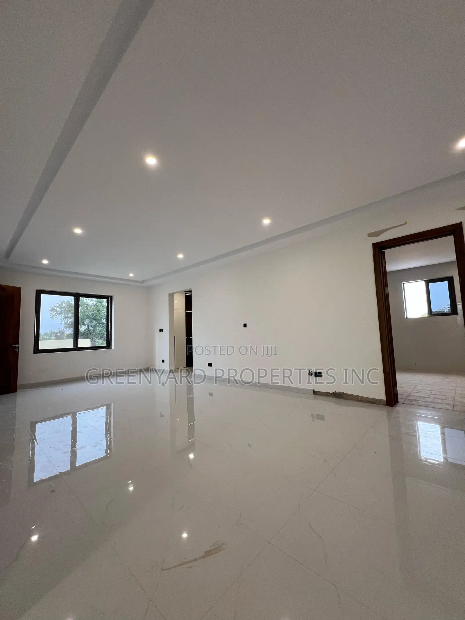 6bdrm Mansion in East Legon for sale