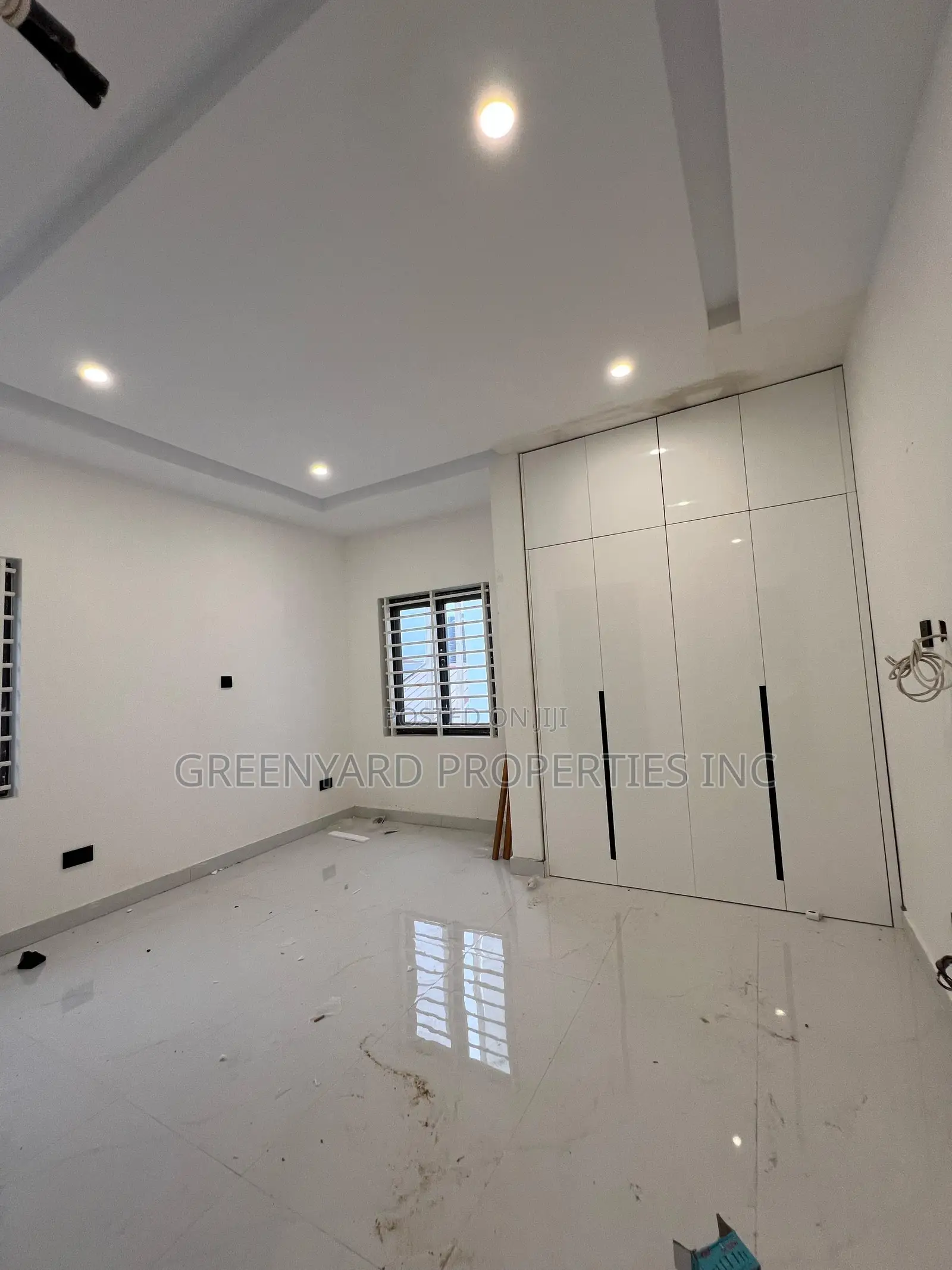 6bdrm Mansion in East Legon for sale