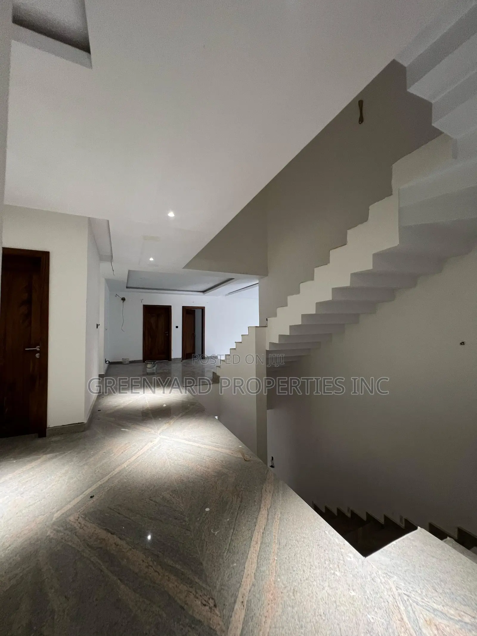 6bdrm Mansion in East Legon for sale