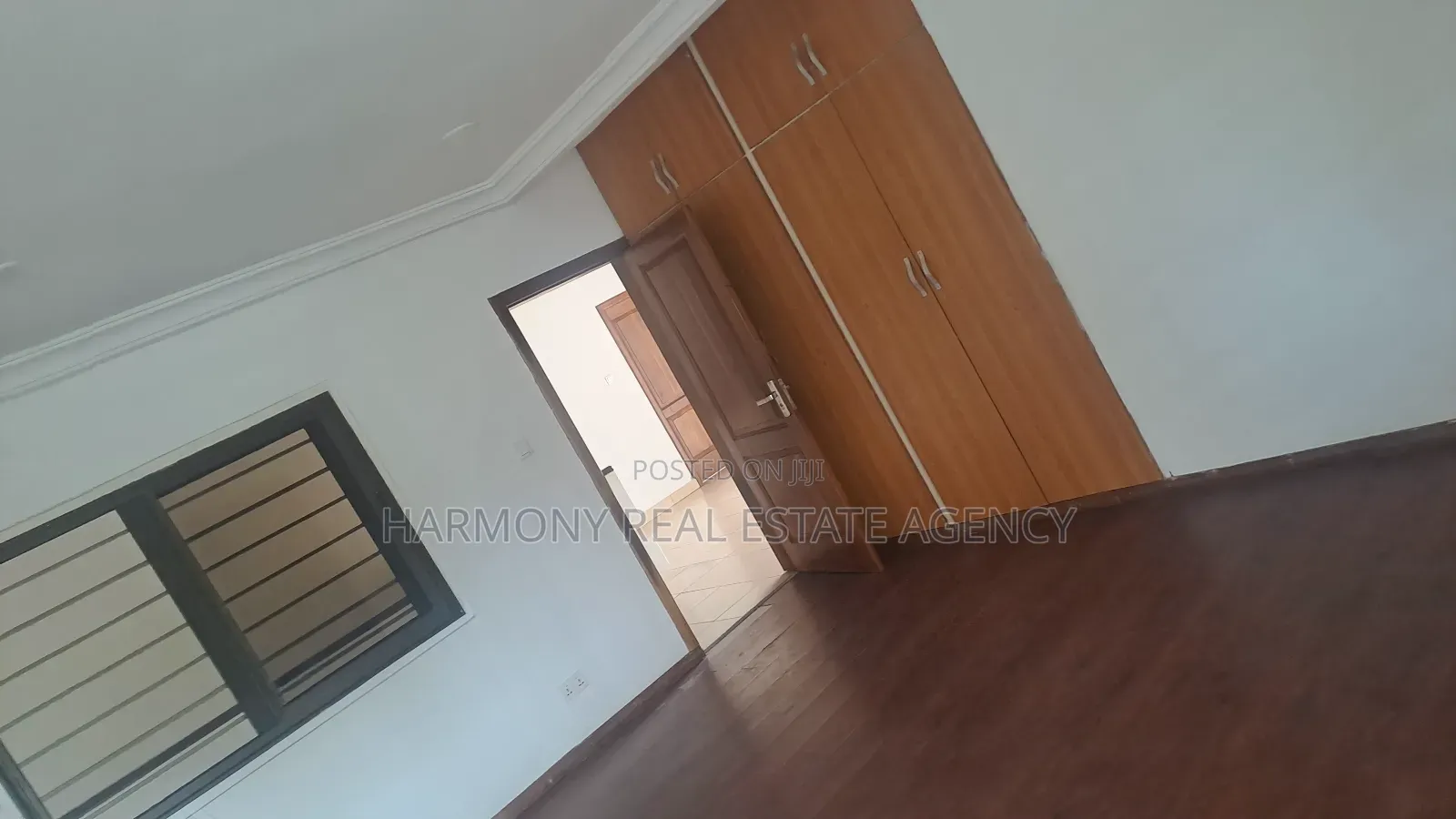 10bdrm House in Dzorwulu for rent